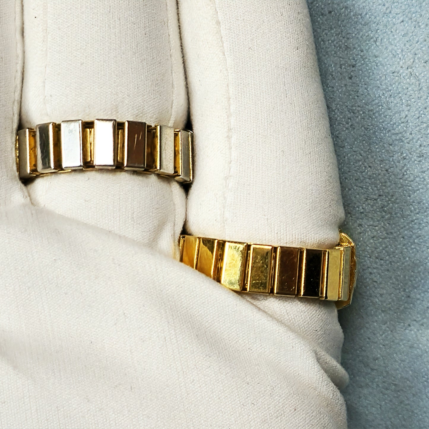 54457.0 - Gold Plated "Eagle" Opal Ring Watch used