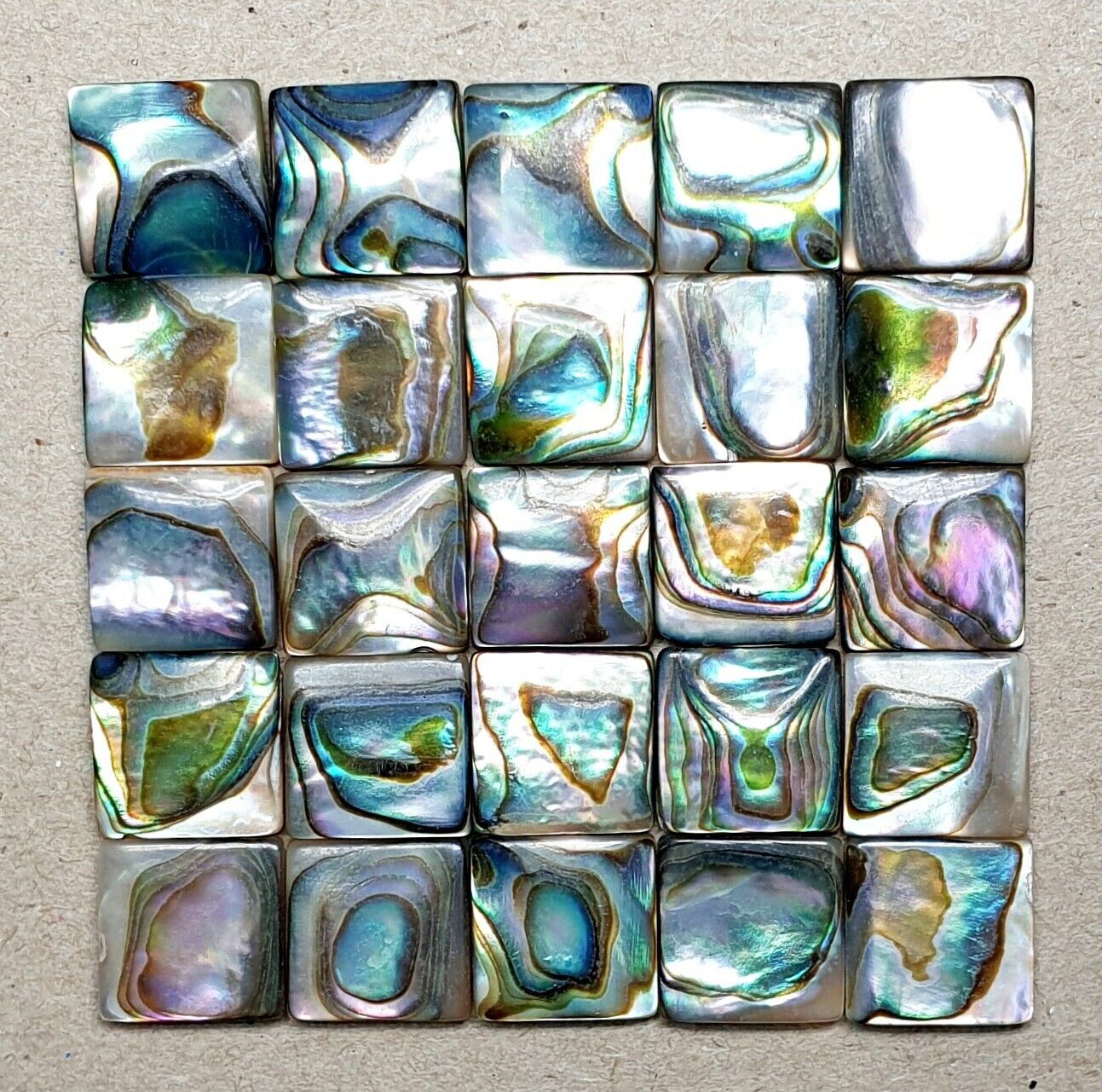 11847.1 - Lot 64 Pieces 10 x 10 mm Square Paua Shells with Beautiful Iridescence