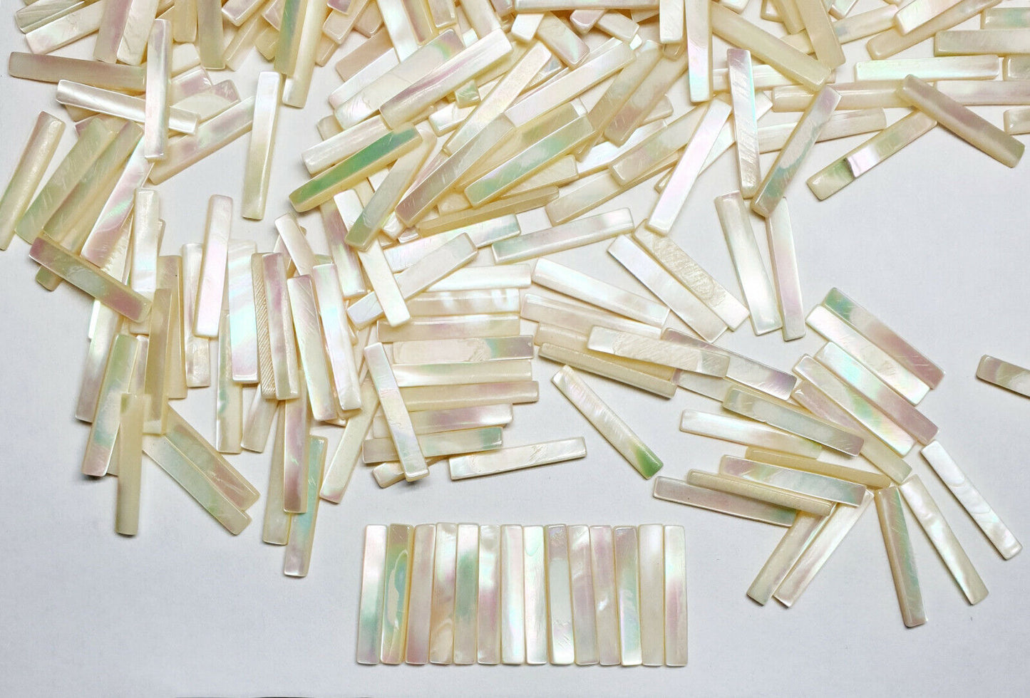 11846.1 - 320 Mother of Pearl with Beautiful Iridescence 18 x 3 mm Rectangles