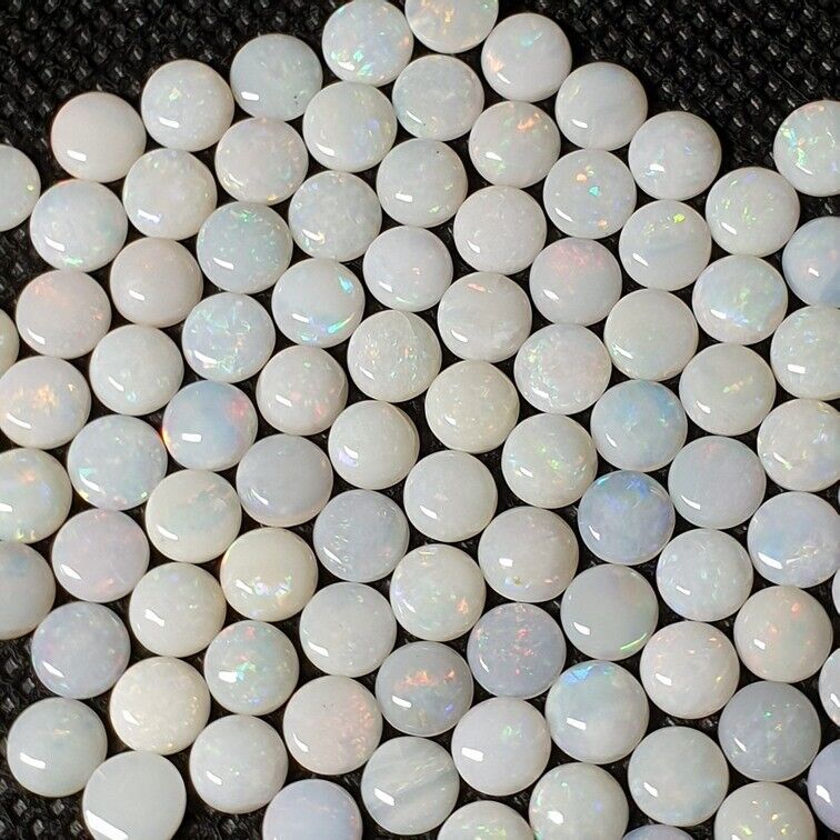 52161 - 100 pieces 5mm Round Cut Natural Australian Solid White Opal, 31 carats