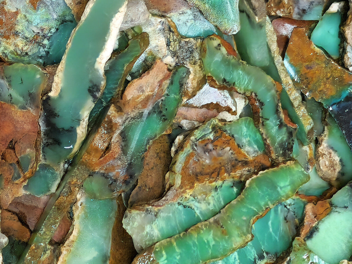 54151. - 400 Grams Sliced Australian Rough Chrysoprase From 1970s Picture stones