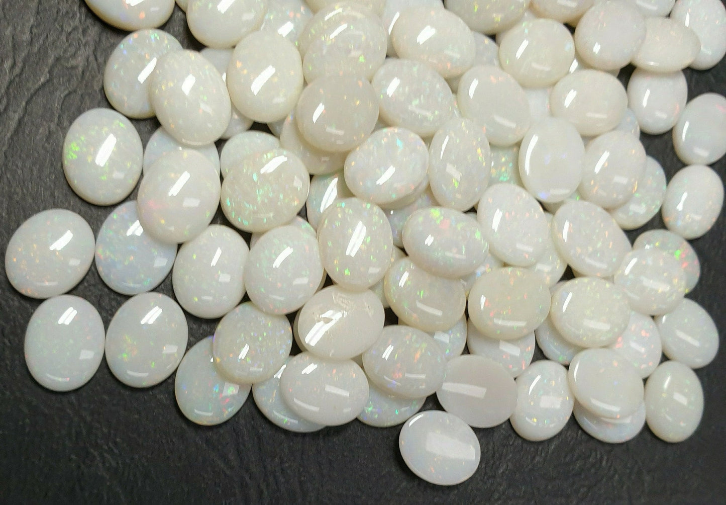 53511.0 - 10x8 mm Engros Lott på 25 stykker Naturlig australsk Solid White Opal fra Coober Pedy Til salgs Hver lot er ca 34 karat