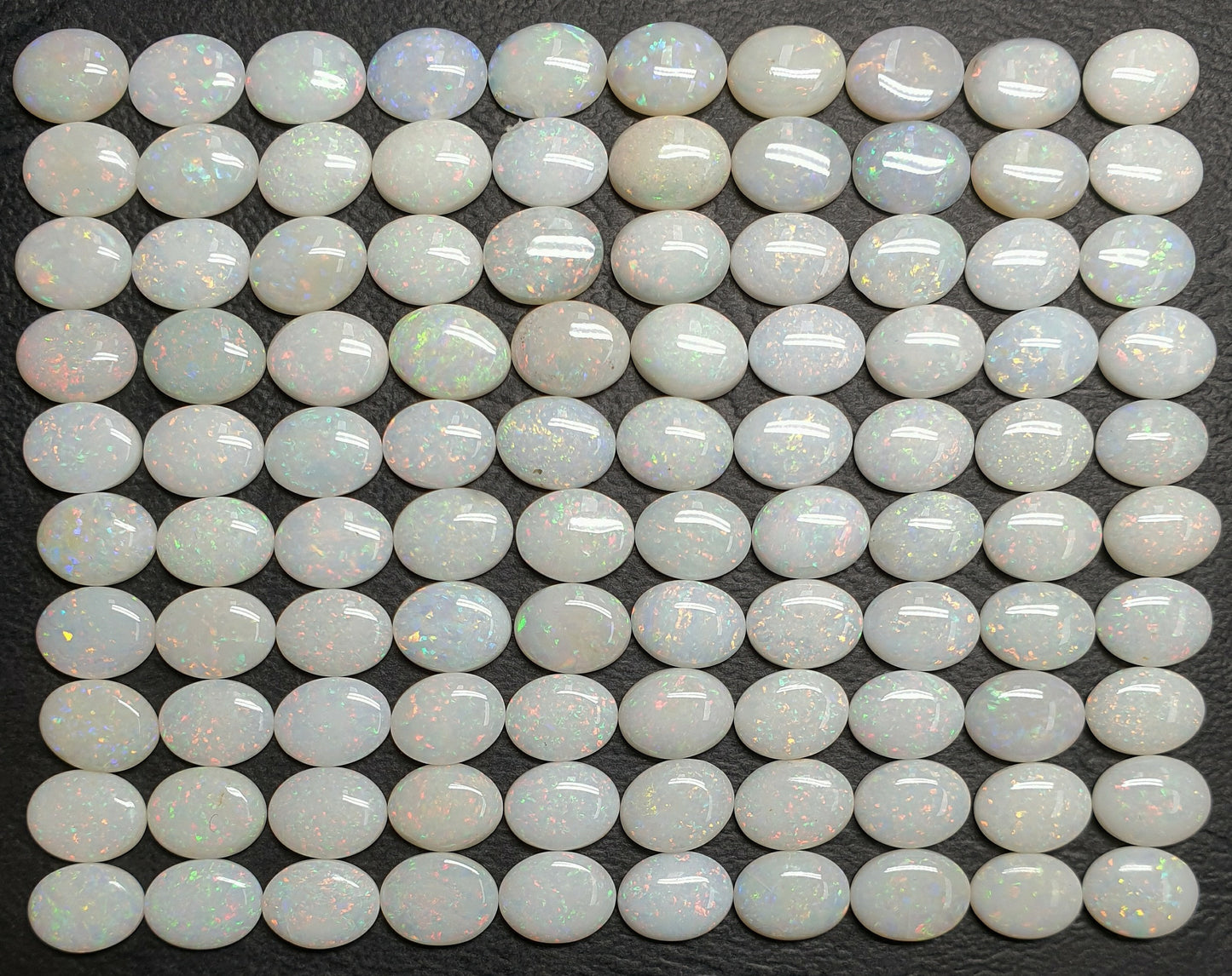 53510.0 - 9x7 mm Engros Lott på 25 stykker Naturlig australsk solid hvit opal fra Coober Pedy Til salgs Hver vare er på ca. 26 karat
