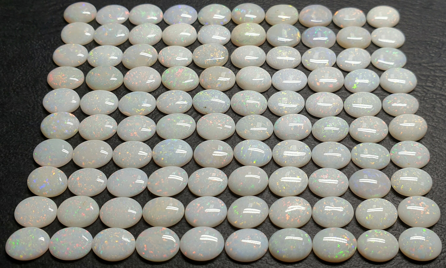 53510.0 - 9x7 mm Engros Lott på 25 stykker Naturlig australsk solid hvit opal fra Coober Pedy Til salgs Hver vare er på ca. 26 karat