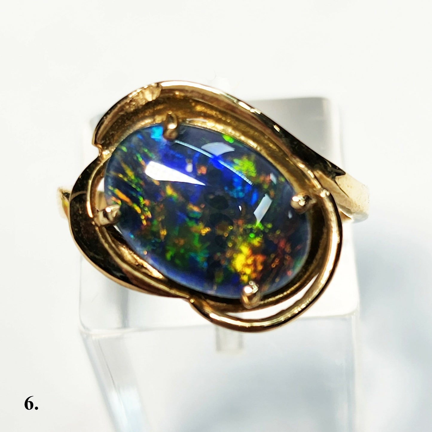 04749.0 - 14 Kt Yellow Gold Ring Set with a 13 x 8 mm (0.51x0.32 inch) Australian Opal Triplet Total weight is approximately 3.8 gr (19 cts)
