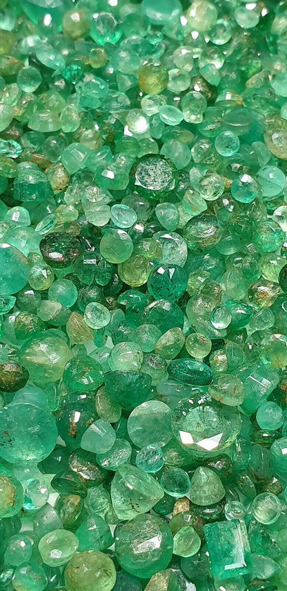 52055 - One Lot of 250 Carats Mixed Low Grade Mixed Cut Loose Colombian Emeralds