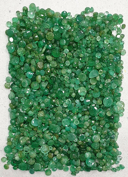 52055 - One Lot of 250 Carats Mixed Low Grade Mixed Cut Loose Colombian Emeralds