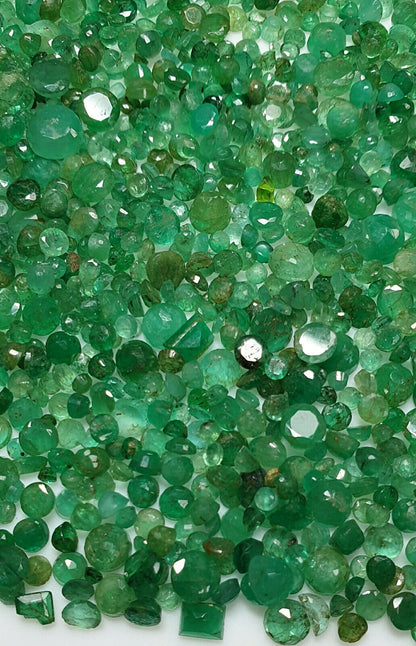 52055 - One Lot of 250 Carats Mixed Low Grade Mixed Cut Loose Colombian Emeralds