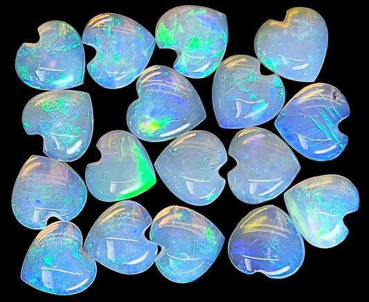 54120.0 - 17 pcs 6 mm Heart shaped Australian Blue/Green Crystal Opals 5.89 cts