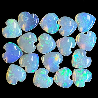 54120.0 - 17 pcs 6 mm Heart shaped Australian Blue/Green Crystal Opals 5.89 cts