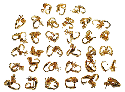 01549 - 8 par Huggie-designede gullbelagte S/S øredobber i australsk laget