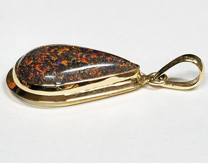 03912.0 - 14 Kt Yellow Gold pendant 30x15 mm With Treated Australian Opal Matrix