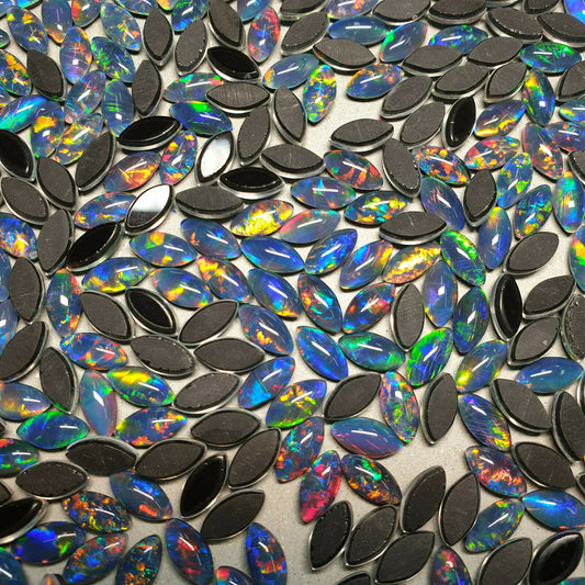 52183 - 5 pieces 10 x 5 mm Navette Triplets Made in Australia with Natural Opal