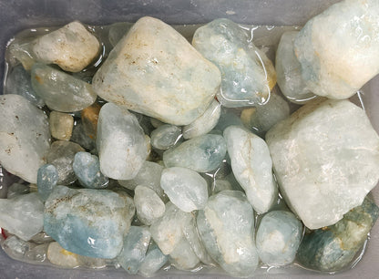 53974.0 - 1 Kg Natural Mt Surprise,Topaz for sale, Very Low Grade for practice