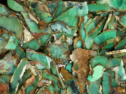 54151. - 400 Grams Sliced Australian Rough Chrysoprase From 1970s Picture stones