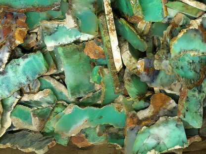 54151. - 400 Grams Sliced Australian Rough Chrysoprase From 1970s Picture stones