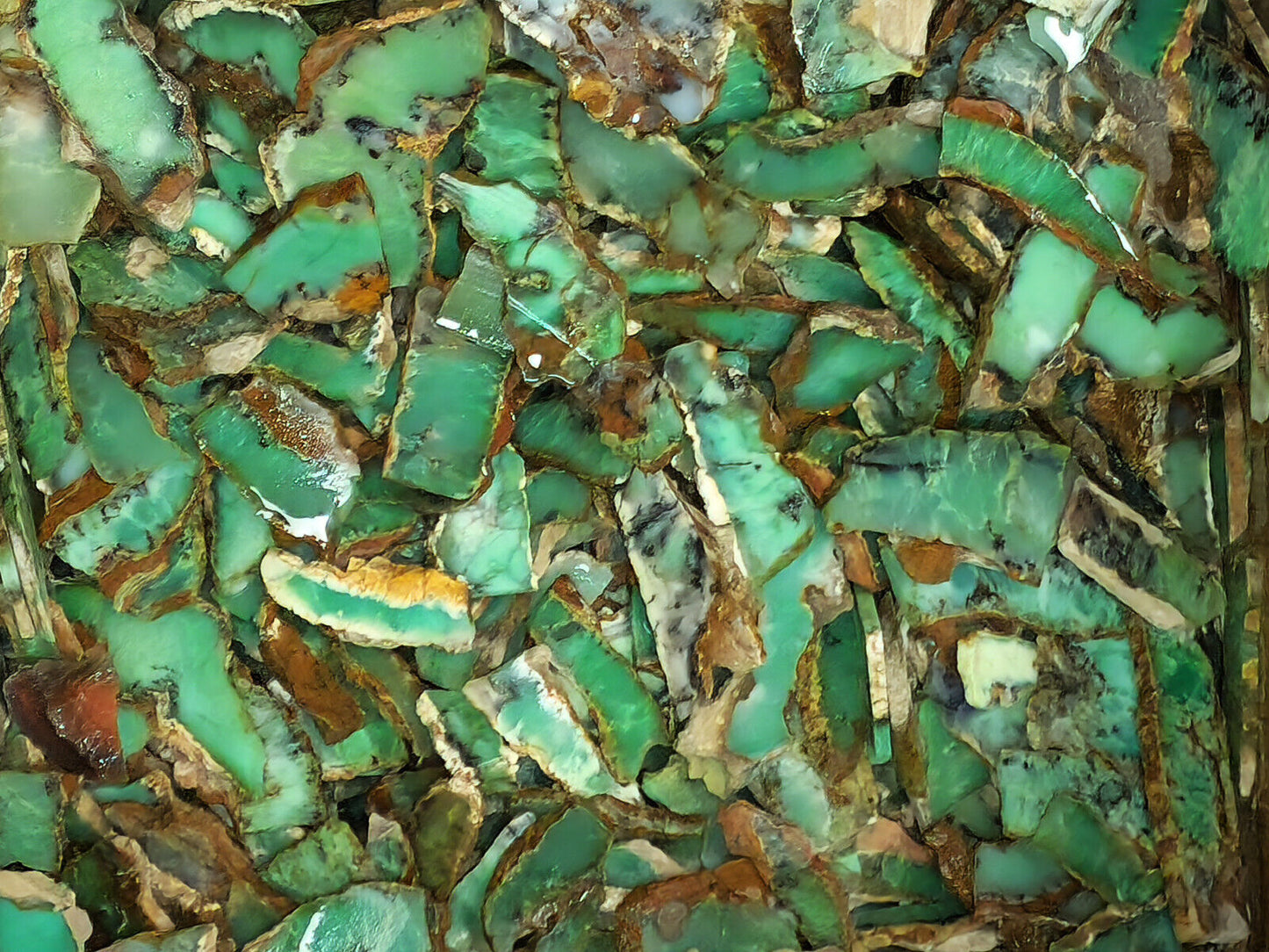 54151. - 400 Grams Sliced Australian Rough Chrysoprase From 1970s Picture stones