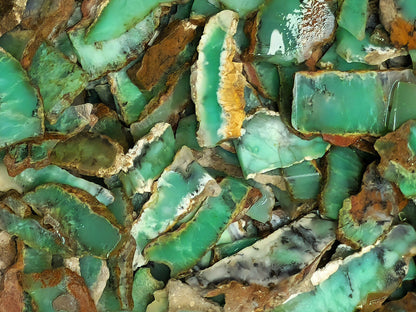 54151. - 400 Grams Sliced Australian Rough Chrysoprase From 1970s Picture stones