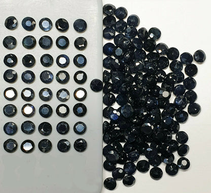 15343 - 40 Pcs Australian 4 mm Round Cut Opaque Black Sapphires Approx 17 carats