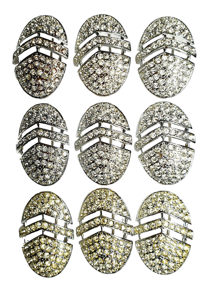 09689 - One Lot of 9 Silver Coloured Rhinestone Brooches 35 x 25 mm
