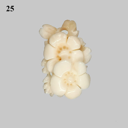 54102.0 - Taiwan Natural Pink Coral Carvings Harvested from the Sea Flowers roses Each about 2.4 - 2.9 gram 12 - 14 carats Some are drilled