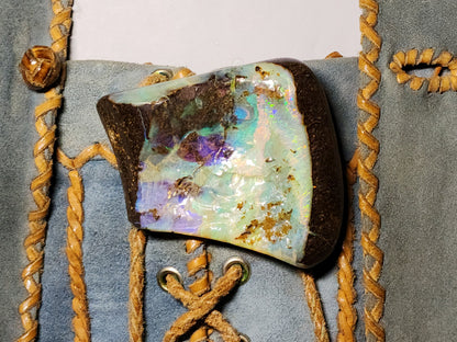 53956.0 - Large Boulder Opal with High a Thick Layer of Good Quality Opal for Office Desk Paper Weight or Belt Buckle 127gr 70x45-65x10-20mm