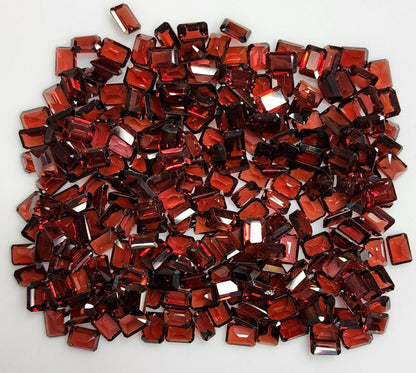 15361.0 - 7 x 5 mm Emerald Cut Garnets for sale in wholesale quantities at wholesale prices Old stock at old prices