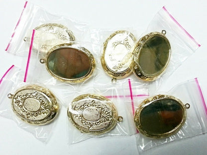 52071.0 - Large size Gold Plated Locket or Pill Box as Pendant or Keyring For photos or engraving  External; 46x32x9 mm Internal; 32x23x7 mm