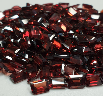 15361.0 - 7 x 5 mm Emerald Cut Garnets for sale in wholesale quantities at wholesale prices Old stock at old prices
