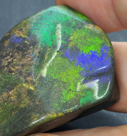 53912.0 - Andamooka Treated Opal Matrix Specimen Huge colour patterns 186.97 carats 50 x 40 x 18 mm Common in the 1960's but a rarity today