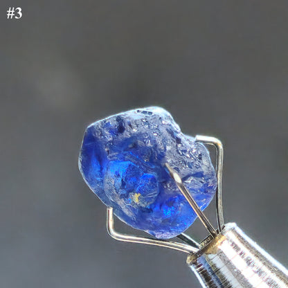 54131.0 - 3 Pieces 15.36 carats Australian rough blue Sapphires Natural NOT heat treated High graded from rough prior to export in the 1960s