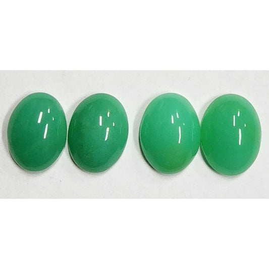 53926.0 - 19x14 mm par ovale cabochonskåret naturlig australsk krysopras til salgs i enten en lys ELLER litt dypere nyanse av grønn