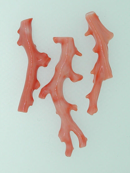 52053.0 - 3 Piece set of Taiwanese Pink Coral branches 66x6 mm Pendant and 50x5 mm Earrings 71.43 carats 14.3 grams NATURAL SEA CoralNot
