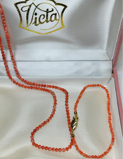 54190.0 - Matching 42 cm 3 mm Oxblood Natural Taiwanese Coral bead necklace and 18 cm Bracelet Presentation box Harvested from the sea 1970