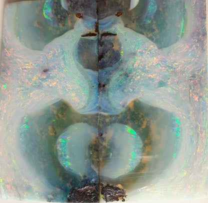 52124.2 - unique x-ray type image formed in a pair of split Boulder Opal