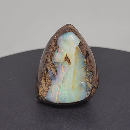 540830 - Highly Polished Australian Queensland Boulder Opal Specimen, Ornamental piece with thick Opal layer 30x25x40 mm 39gr 196.76 carats